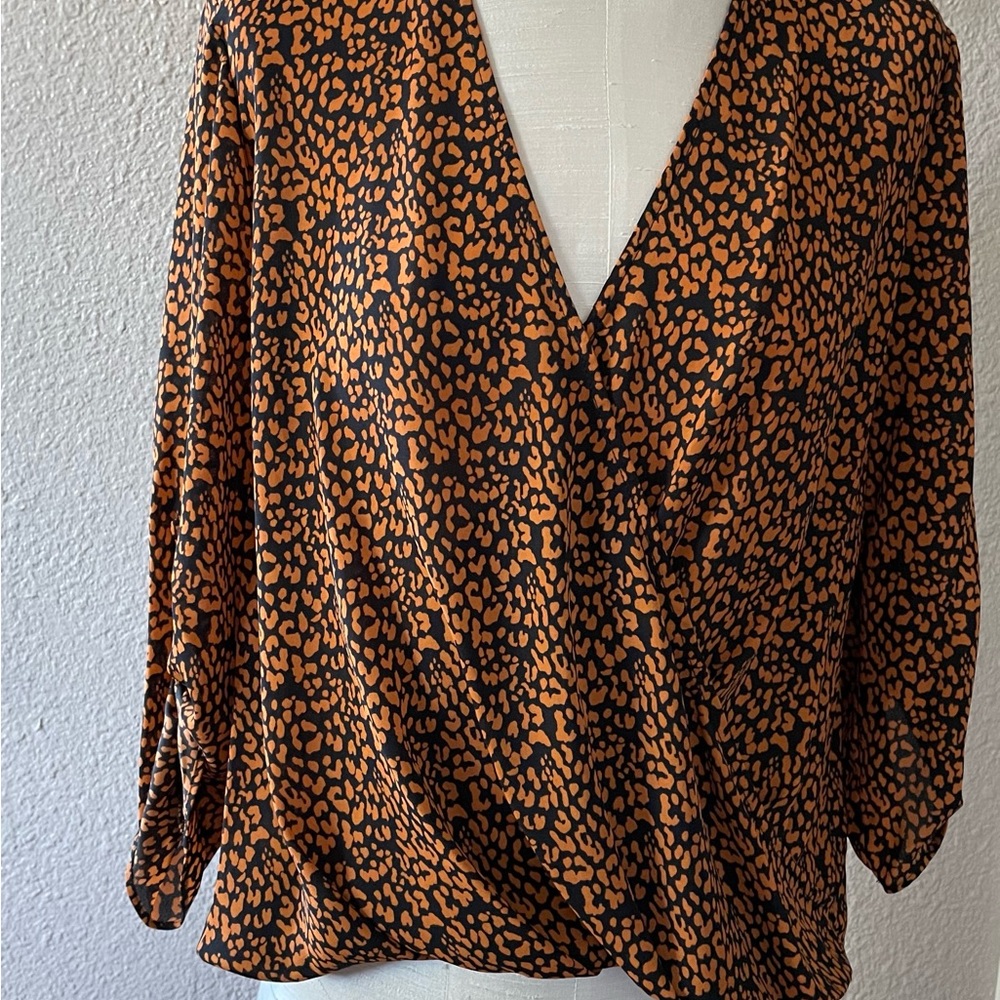 Lush top, medium, black and brown